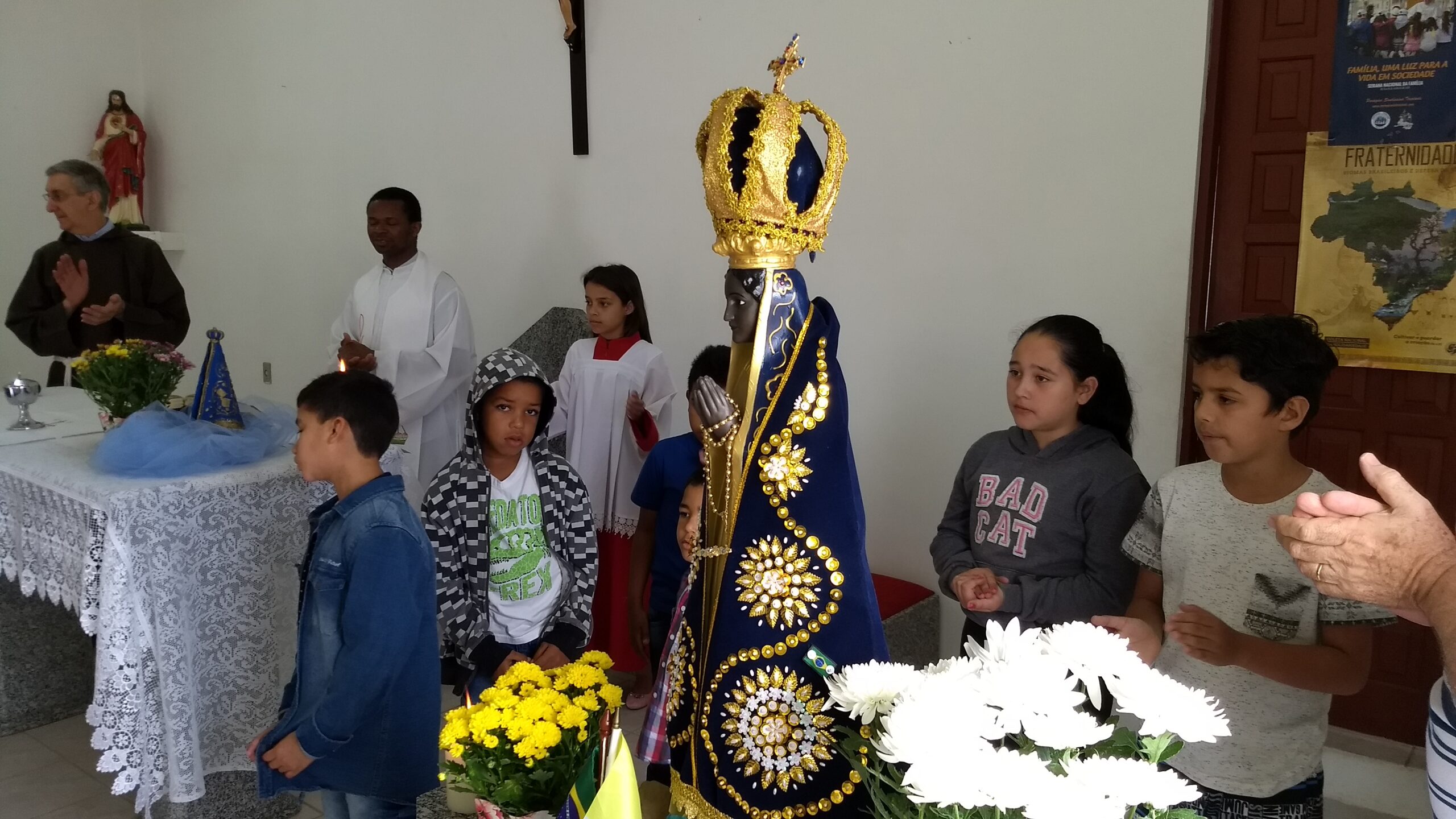 Missa na capela Nossa Senhora Aparecida no Morro da Penitenciária