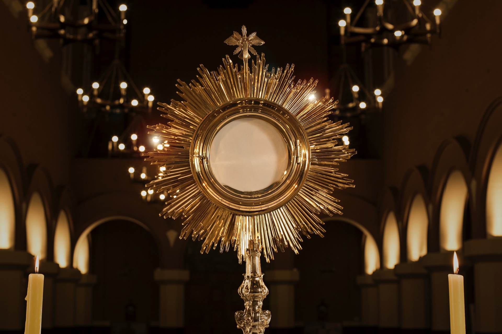 Paróquia vivencia “24 horas de oração para o Senhor”