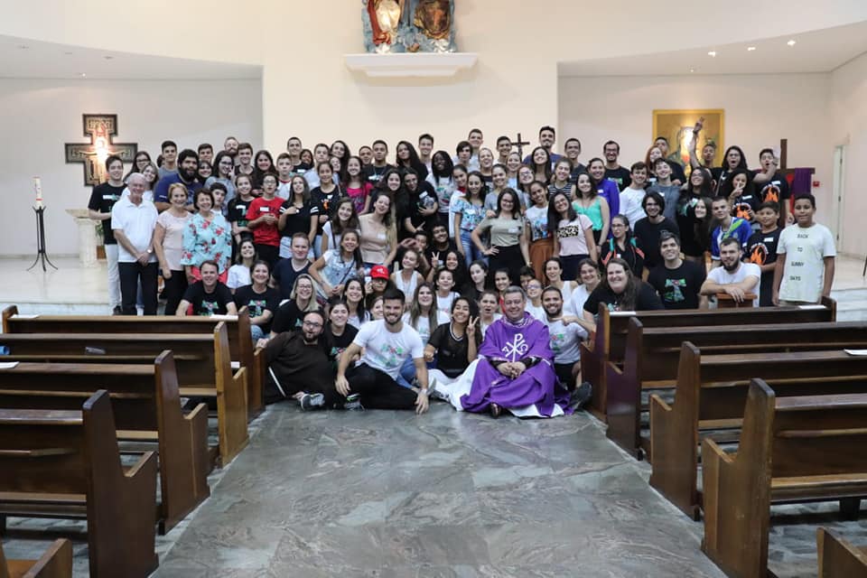 1° Vem e Segue-me reúne mais de 100 jovens na paróquia