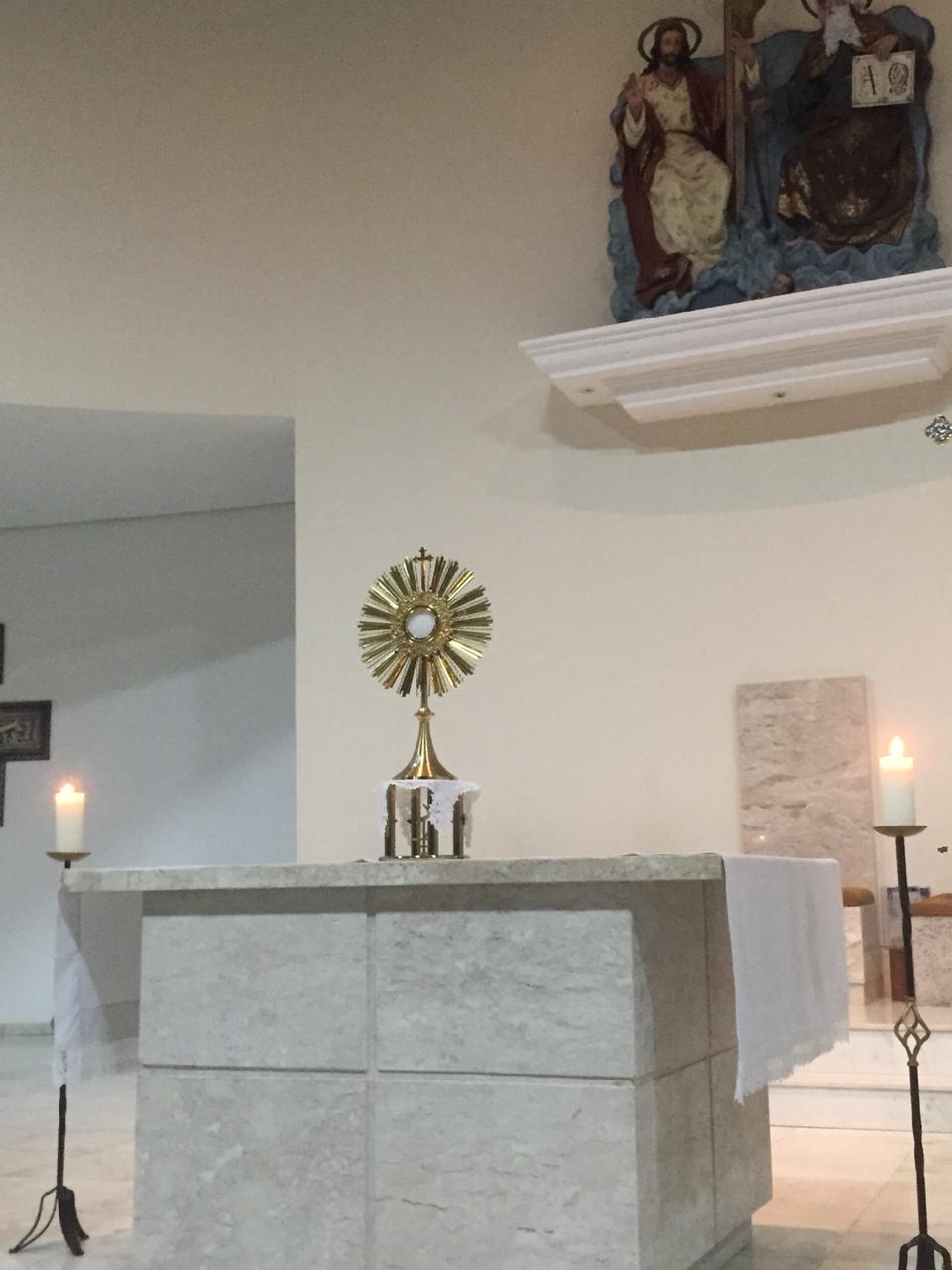 Paróquia vivencia momento de Adoração ao Bom Pastor