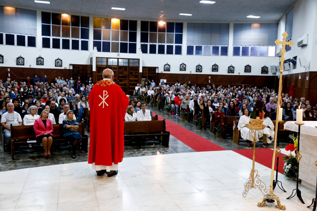 Paróquia inicia festividade em honra a Santíssima Trindade