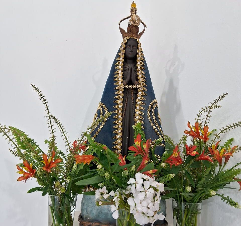 Feriado da Padroeira do Brasil é marcado pela devoção à Mãe Aparecida e pelo dia das crianças